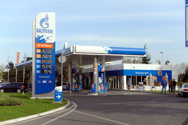 Барел пао, цене горива нису